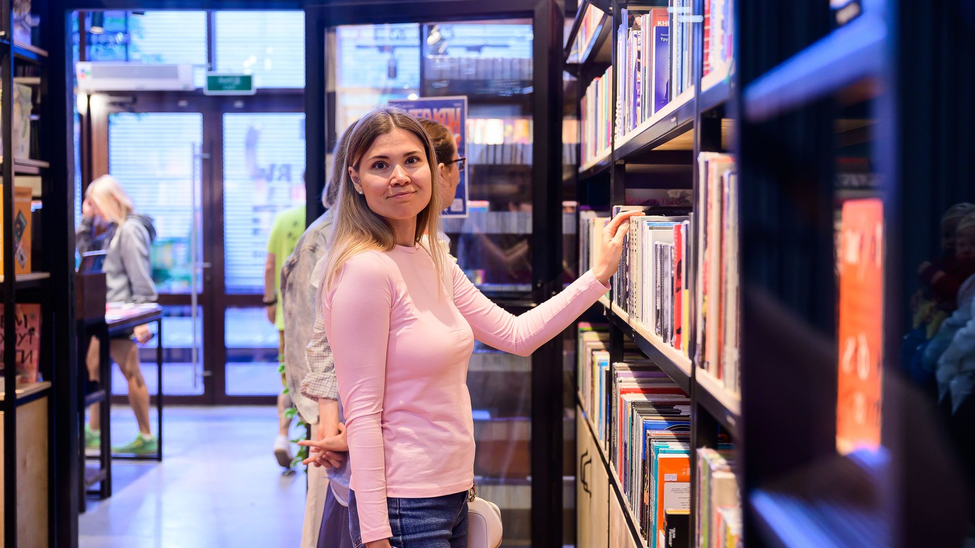 Открытие книжного магазина «Манифест» и встреча с писательницей Александрой Ручьевой