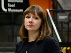 Елена Никифорова, Старший лаборант