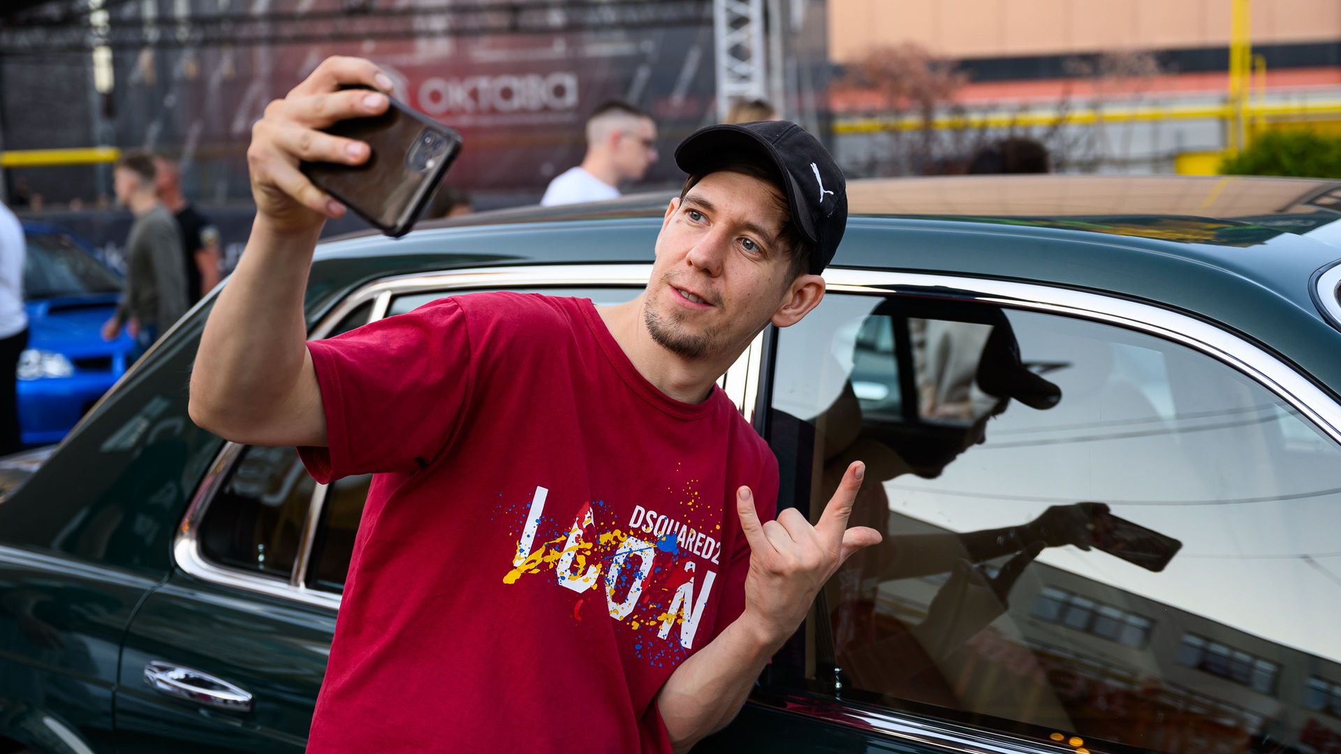 Выставка автомобилей