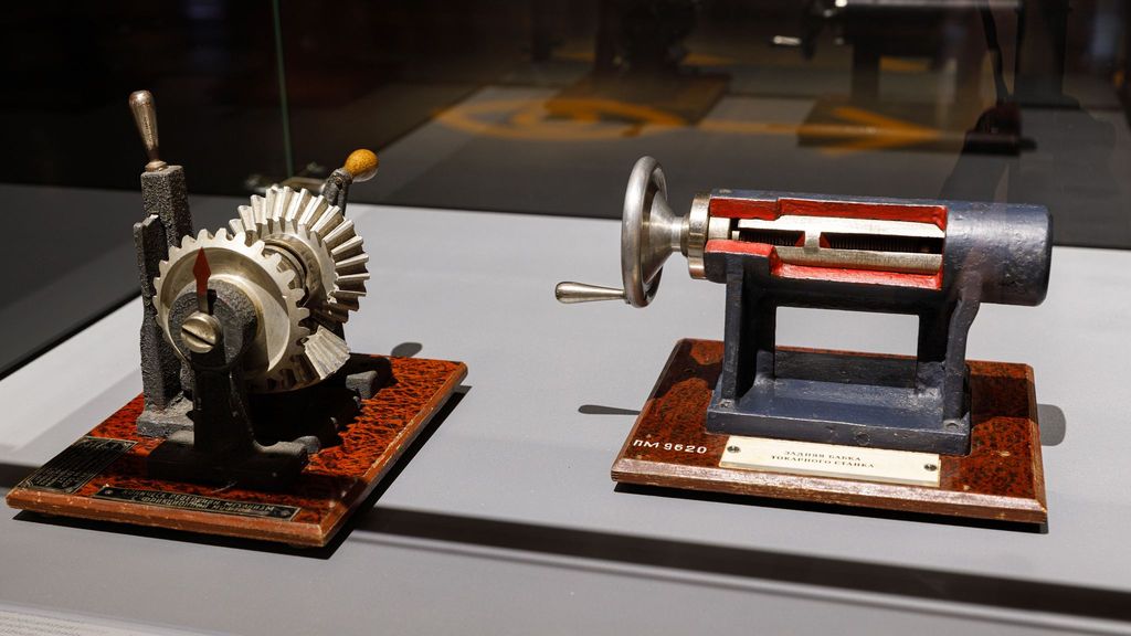Выставка с Политехническим музеем «Человек и машина»