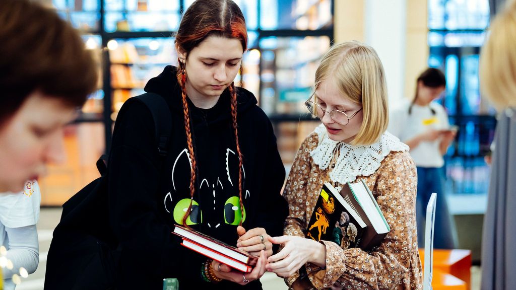 Благотворительный книжный фестиваль «Фонарь»